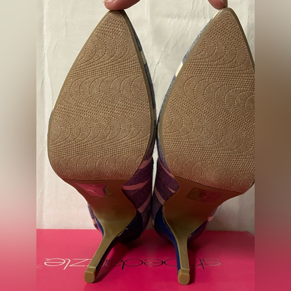 MANA - Light Denim with White Stripe Stiletto (NWOT) - Picture 4 of 9